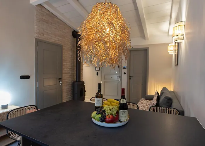 Villa Hermes In Anafiotika Athens !