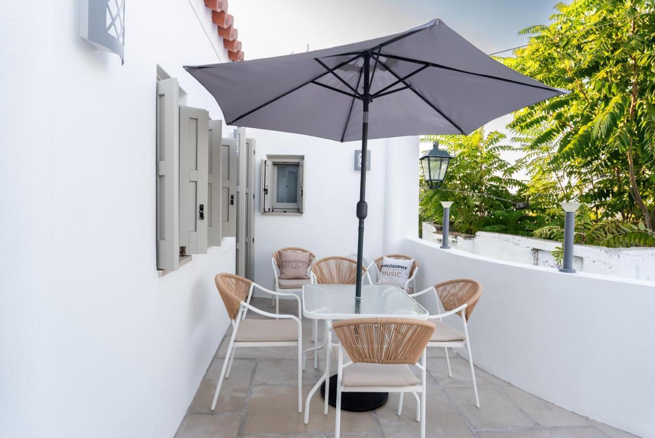 Villa Hermes In Anafiotika ! Athens